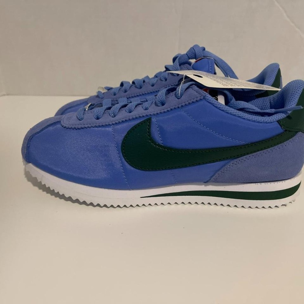 Nike Women's Cortez Size 8.5 blue green NWT